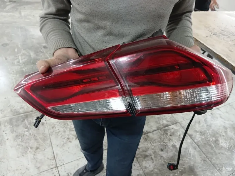 Trekker 2 oʻn taraf fara