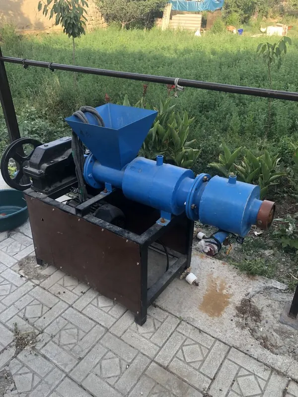oilaviy beznis, sovun aparat, beznis. 380 voltga ishlaydi. 1 oilaviy beznis, sovun aparat, beznis. 380 voltga ishlaydi. 1