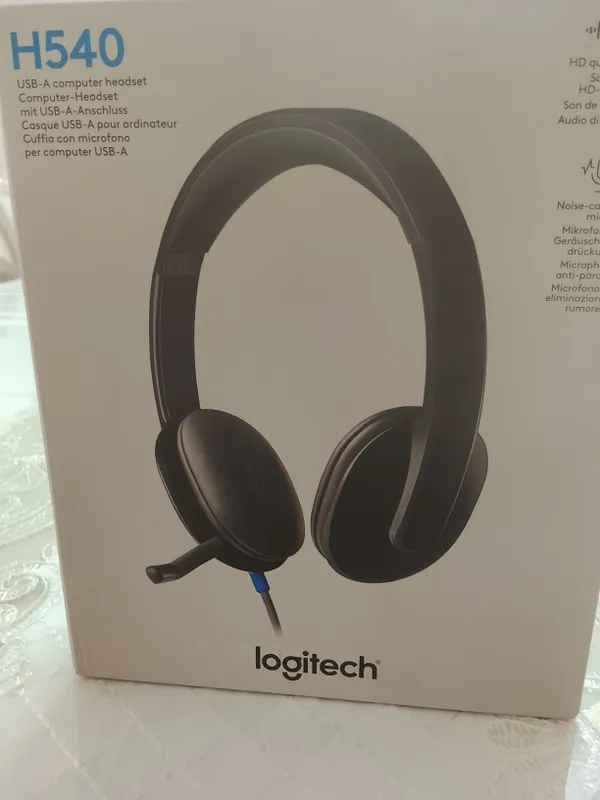 H540. Logitech navushnik. Narxi 500.