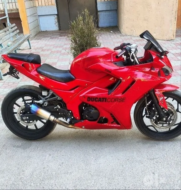 Мотоцыкл Ducati corse 2 Мотоцыкл Ducati corse 2