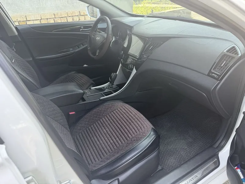 Продаётся Hyundai Sonata 6