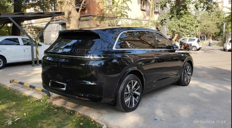 Lixiang L7 Продаётся Lixiang L7. Состояние: отличное — фото 2