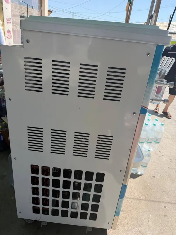 Мороженое аппарат фрезер 380 volt 2 Мороженое аппарат фрезер 380 volt 2