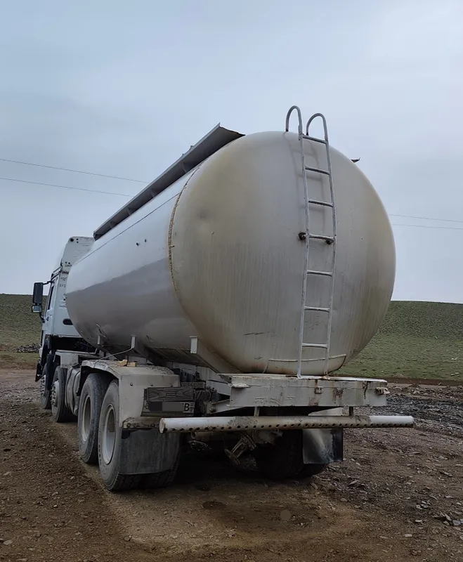Хова водовоз 40 тонна Howo 1