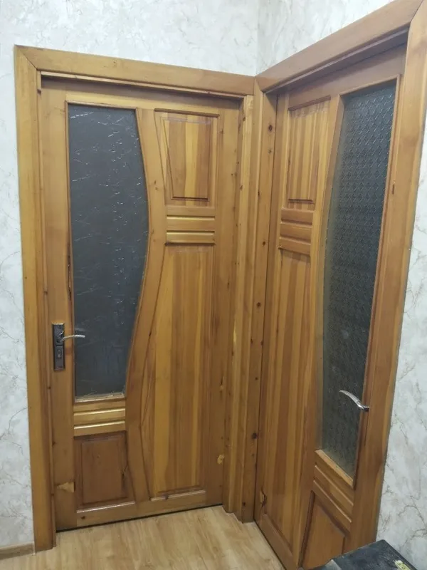 Продам двери натуральная дерево 2