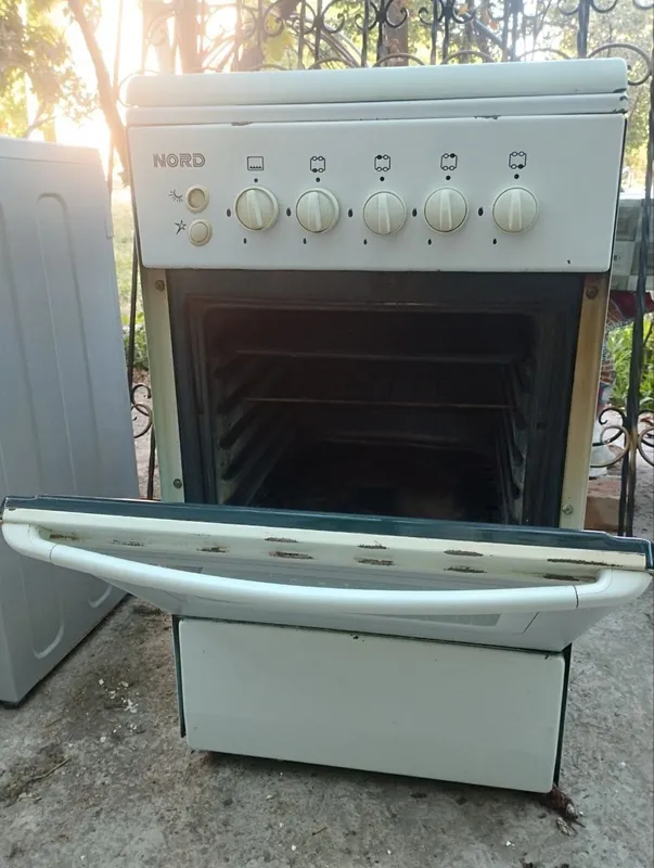 Продам газовую плиту 2 Продам газовую плиту 2