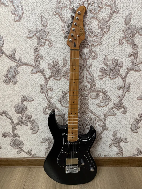 G'ilof bilan deyarli yangi Cort G250SE gitara 1