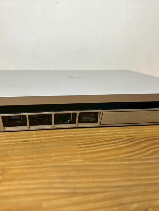 Playstation 4 Slim 3