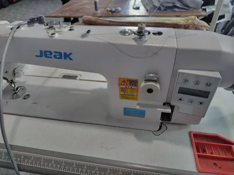 Jack tikuv mashinasi sotiladi
