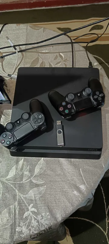 Playstation 4 slim