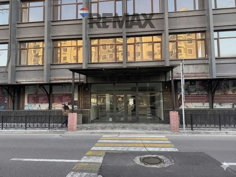 Сдаётся здание под университет, бизнес центр