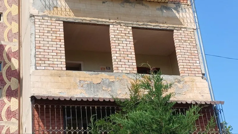 Balkonga g'isht teramiz. Kladka balkon. Керпичная кладка балконов — фото 5
