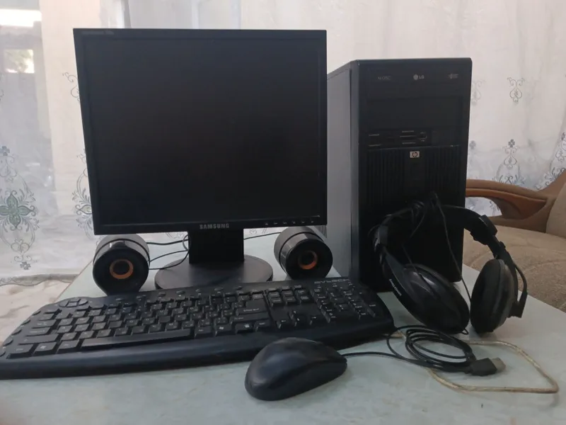 Samsung kompyuter komplekti