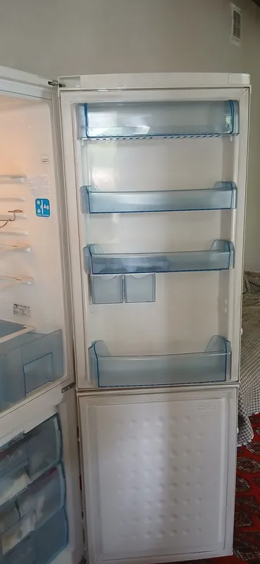 BEKO 340 л холодильник/морозильник — фото 4