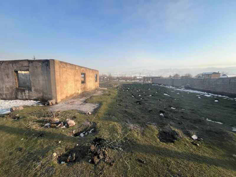 Охангарон тумани Акча 1 махаллада 12 сотих ер сотилади арзон нархда. — фото 1