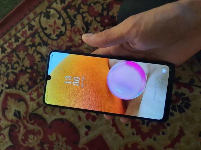 Samsung a 32 sroshna sotladi 3 Samsung a 32 sroshna sotladi 3