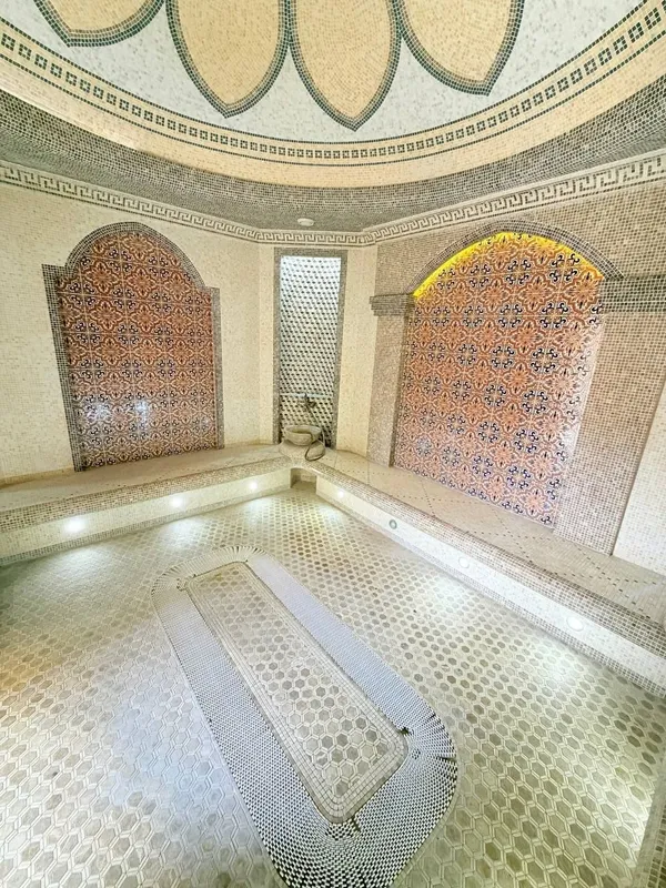 Дом в стиле Маракканда, 3 здания на участке, Кибрайский район (первая линия, ориентир РОВД) — фото 1