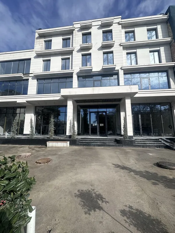 Аренда отдельностоящего здание по 600м2 рядом с Малика СафийскийAK90