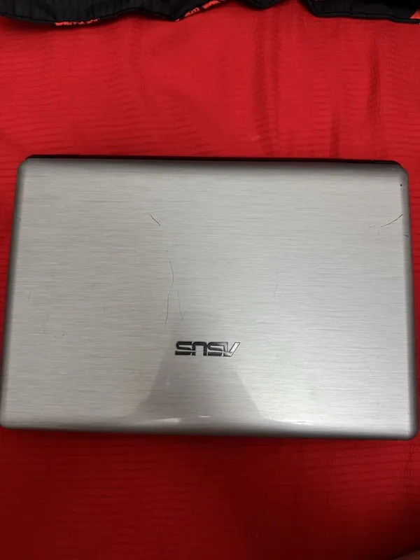 Noutbuk (Asus modeli) Noutbuk (Asus modeli)