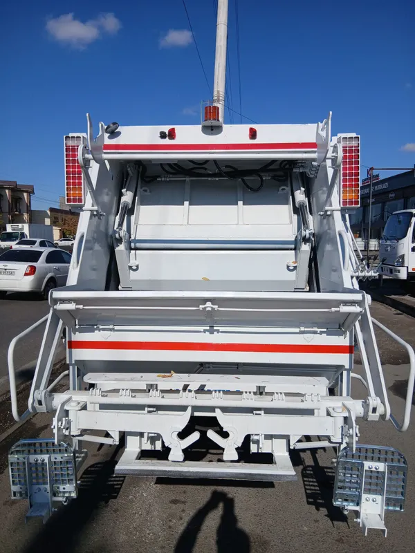 Мусоровоз FAW Tiger V 4х2 8,5+1м³. — фото 2