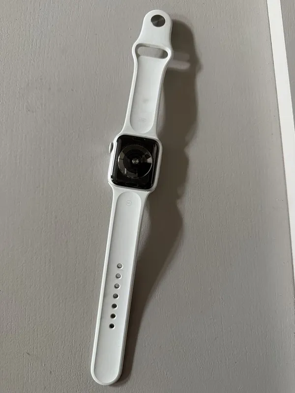 Apple Watch 5, 40мм 2 Apple Watch 5, 40мм 2