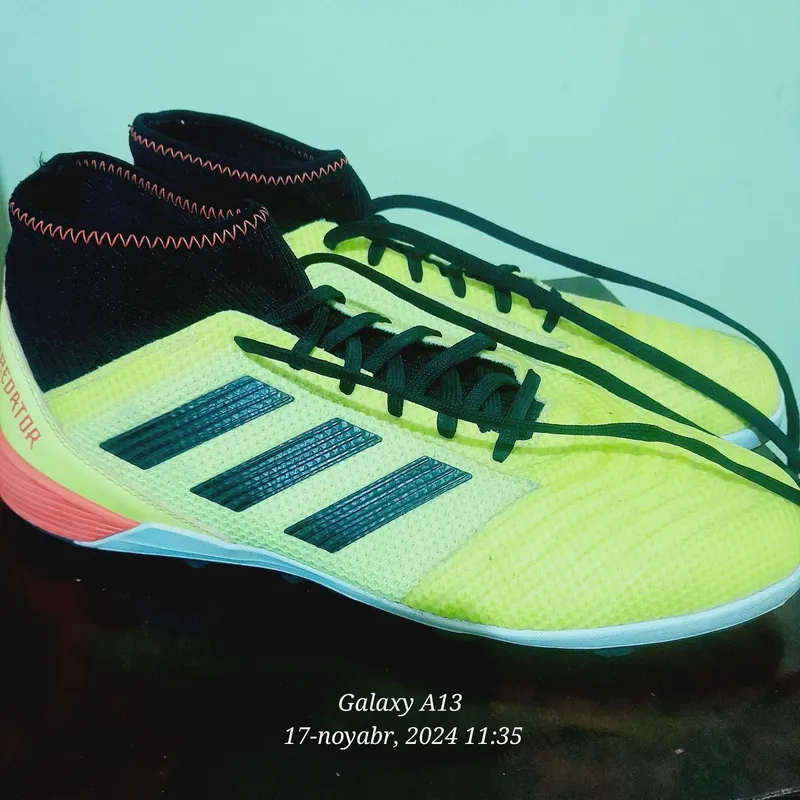 Оригинальные ADIDAS PREDATOR, привезены из России 2 Оригинальные ADIDAS PREDATOR, привезены из России 2