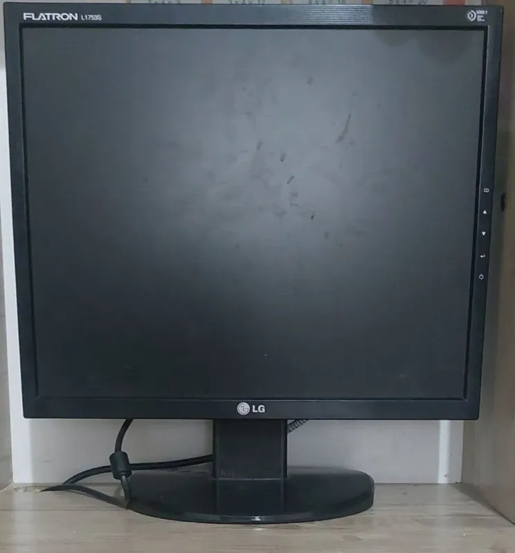 Lg хама нарсаси бор ойинлариям бор симлари жойда.. 3