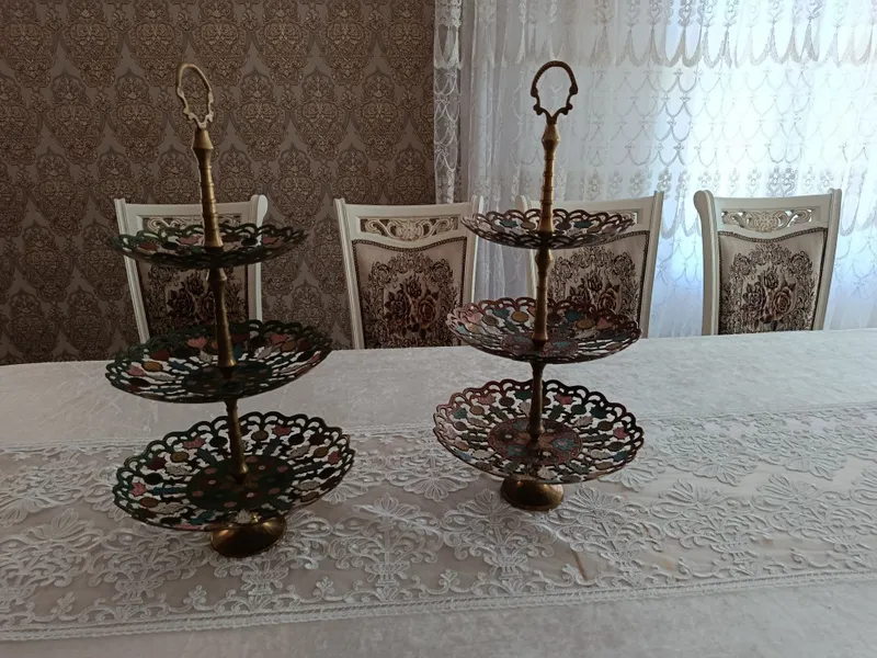 Indiyskiy etajerka sotiladi