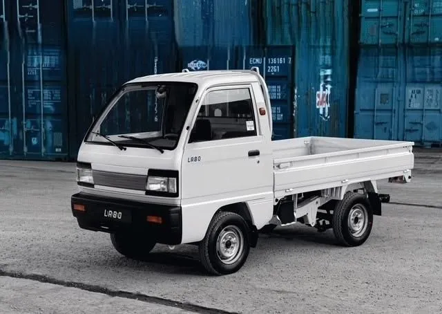 CHevrolet labo yaxshi minilgan bir qul.