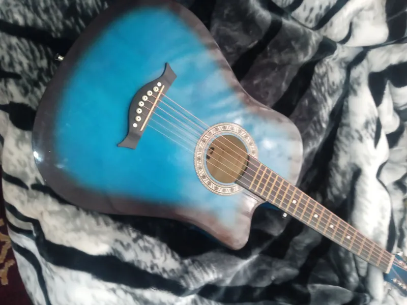 gitara sotiladi ishlatilmagan holati yangi 2