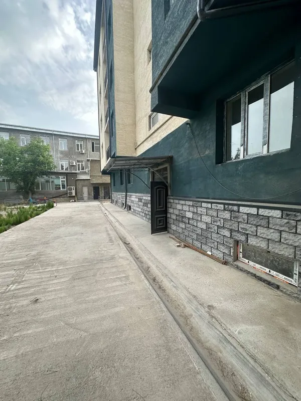 Kvartira sotiladi novostroyka 3xona 76kv 2chi qavat srochna 48000$ 1