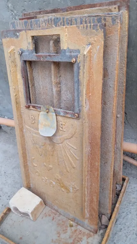 Продаётся Чугунные печ. 2 Продаётся Чугунные печ. 2