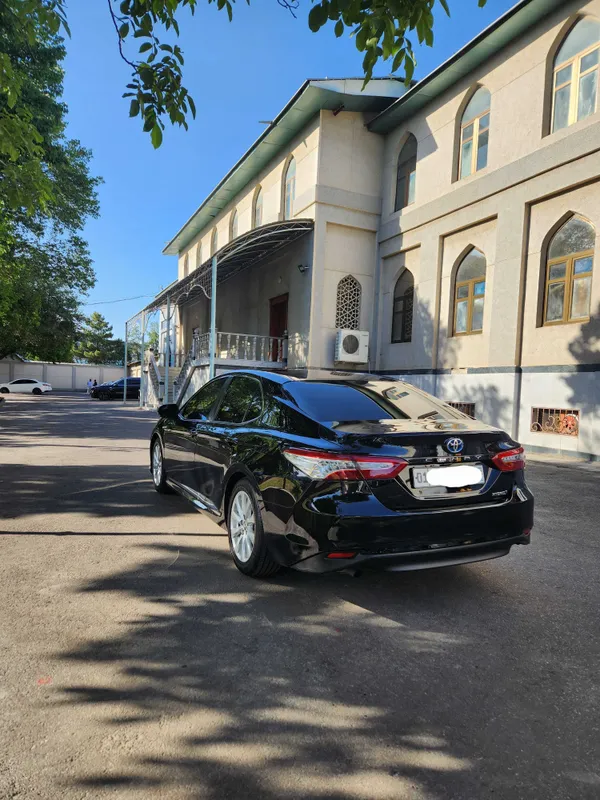 Toyota Camry Gibrid 2021 йил — фото 4
