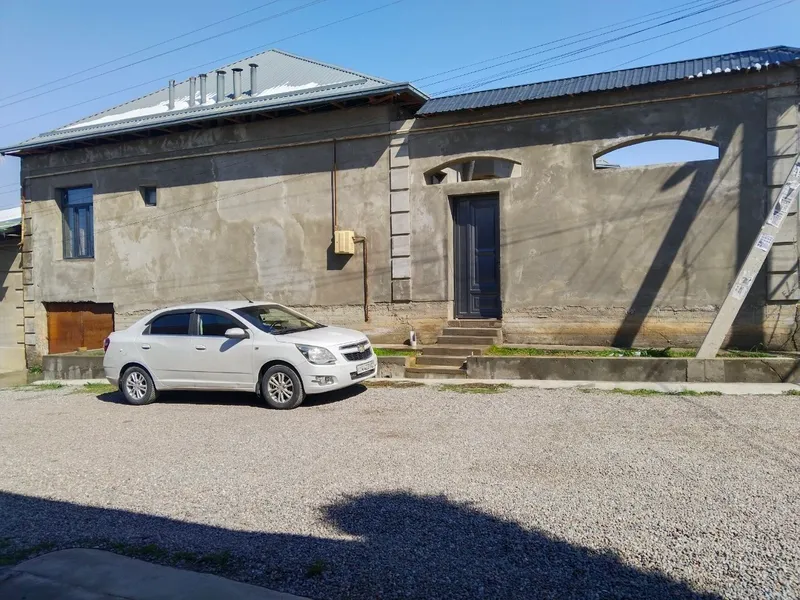 xovli joy 3 sotoxli, 4 xonali sotiladi 4