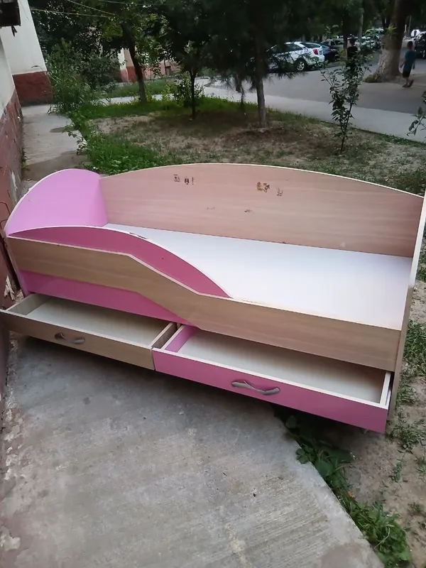 Qiz bolalar uchun krovat bir kishilik 2