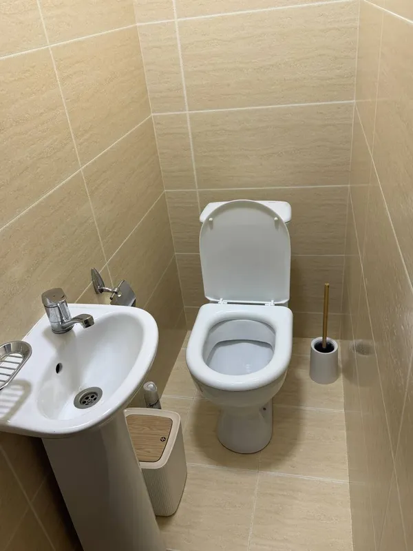 Oybek metrosi yonida kvartira ijaraga beriladi 6