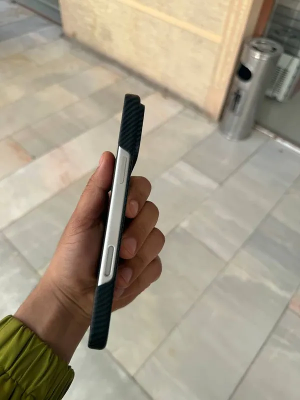 Iphone 17 pro max silver — фото 5