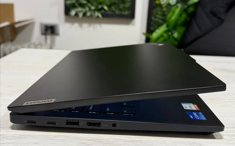 ThinkPad E14 Gen 5 - 14" Core i5-1335U 16GB/256GB 6 ThinkPad E14 Gen 5 - 14" Core i5-1335U 16GB/256GB 6