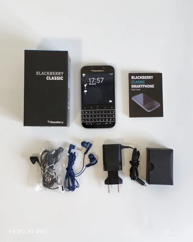 BlackBerry Q20 Classic смартфон + 1 наушник бонус