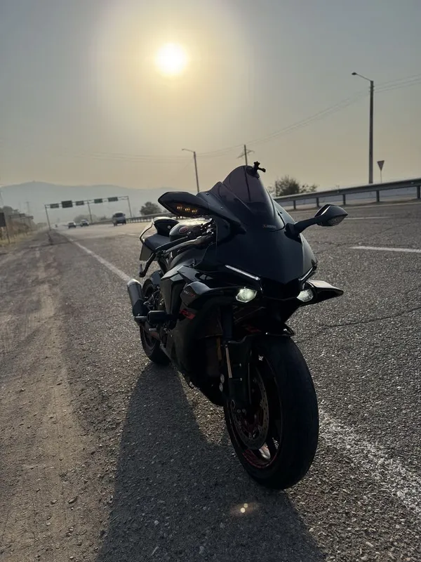 Yamaha R1 официально завезен с канады не китай не корея — фото 3