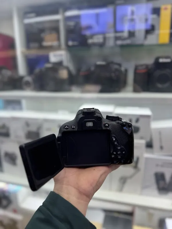 Canon 700 D + 18-55 mm is stm — фото 2