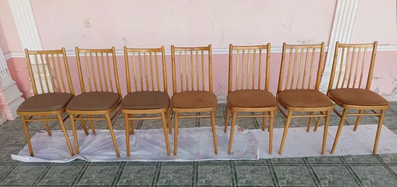 Продаю кухонные стулья и хонтахта в хорошем состоянии 1