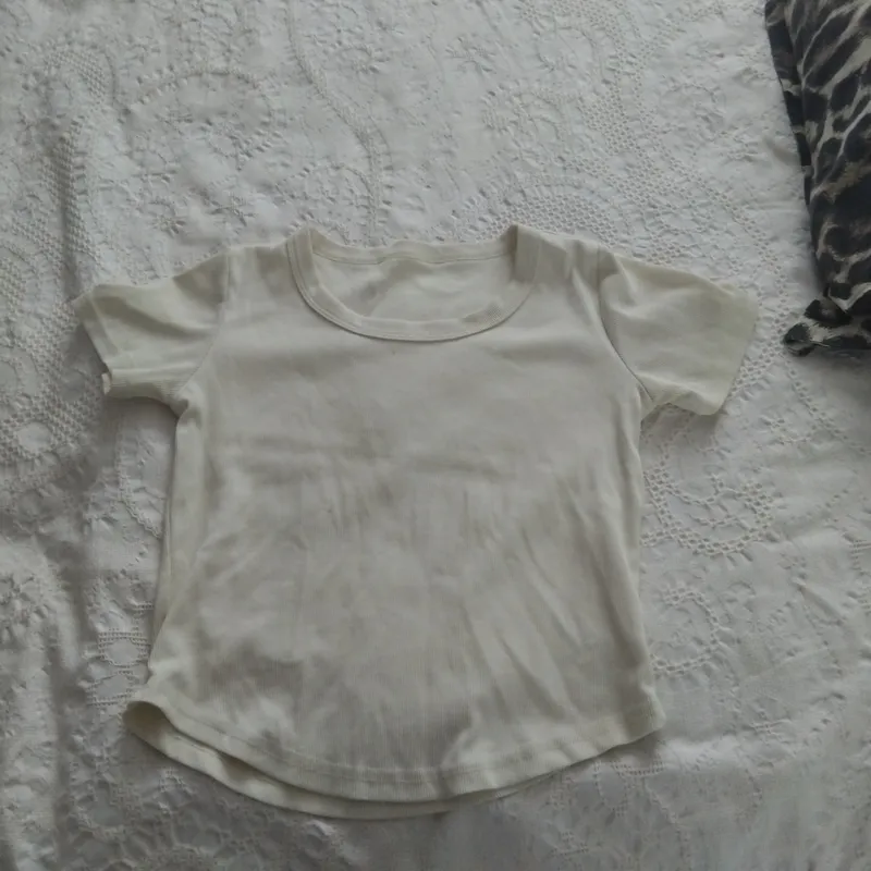 Turli xil kiyimlar 2 Turli xil kiyimlar 2