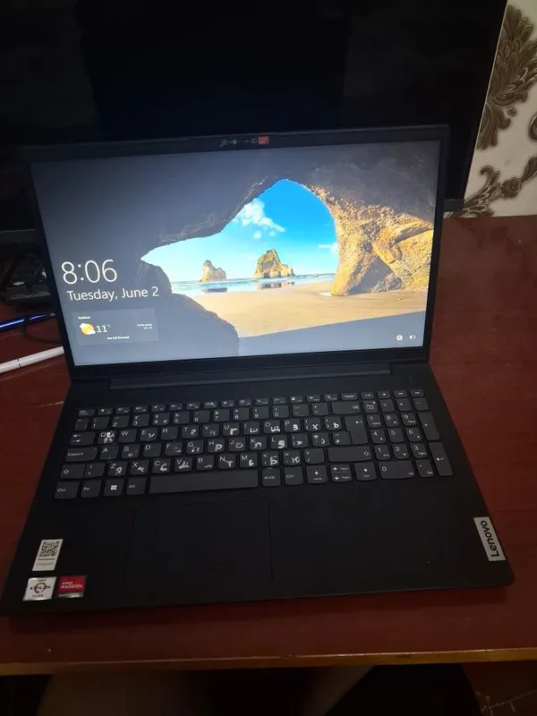 Notebook sotiladi lenovo 1 Notebook sotiladi lenovo 1