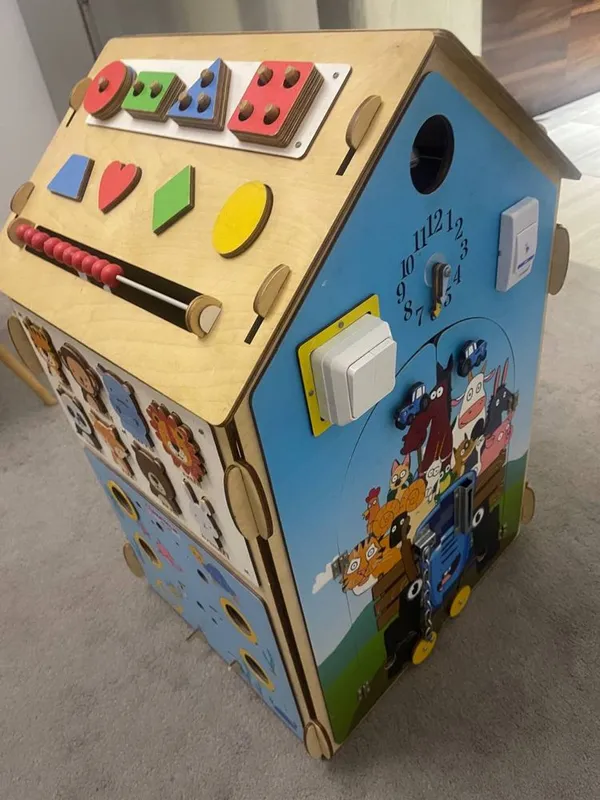 Продается игрушечный детский домик
