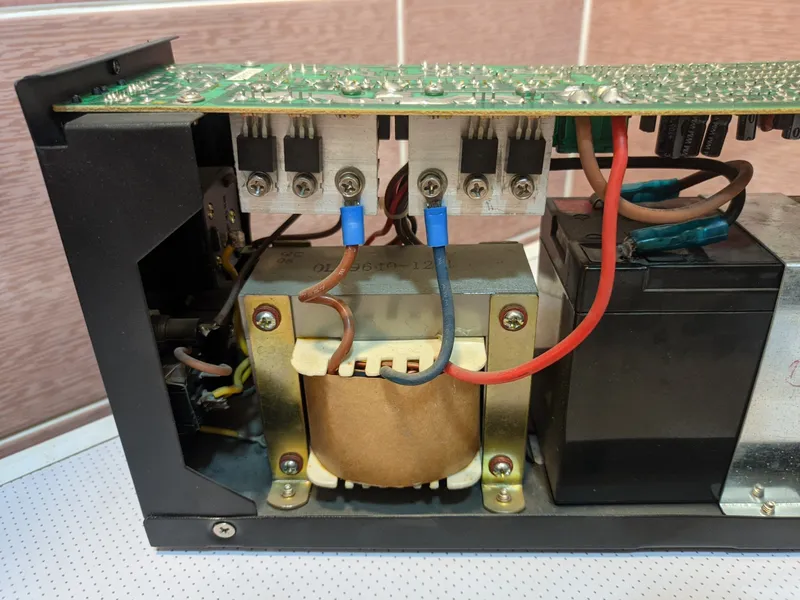 UPS 500W. UPS (uzluksiz quvvat manbai) 4