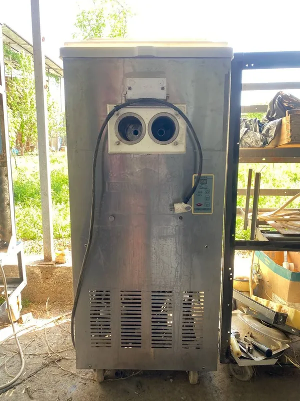 Frigomat aparat 220W sotiladi. Aybi bor, Muzqaymoq tayyorlovchi qozon