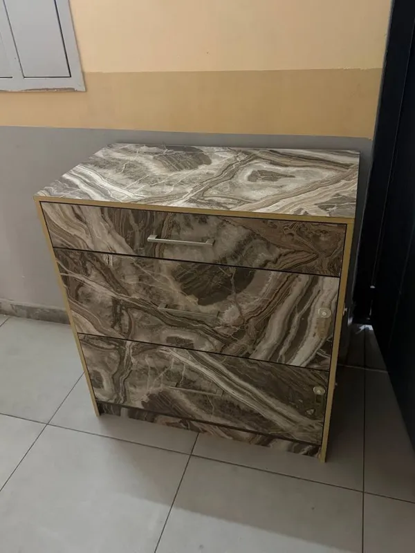 Oyoq kiyim shkafini sotaman 1 Oyoq kiyim shkafini sotaman 1