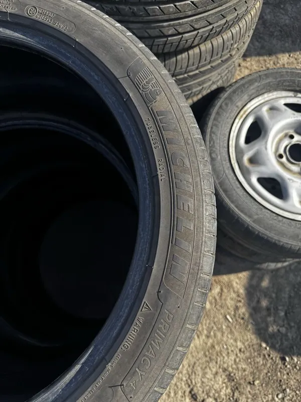 R18 Michelin 225/45/18. 2 dona