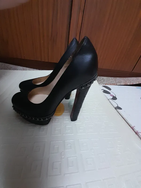 Louboutin tuflilari 1